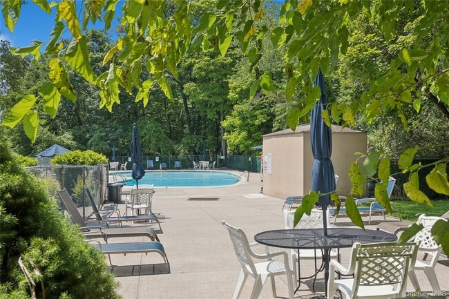 Building Photo - 412 Benedict Ave