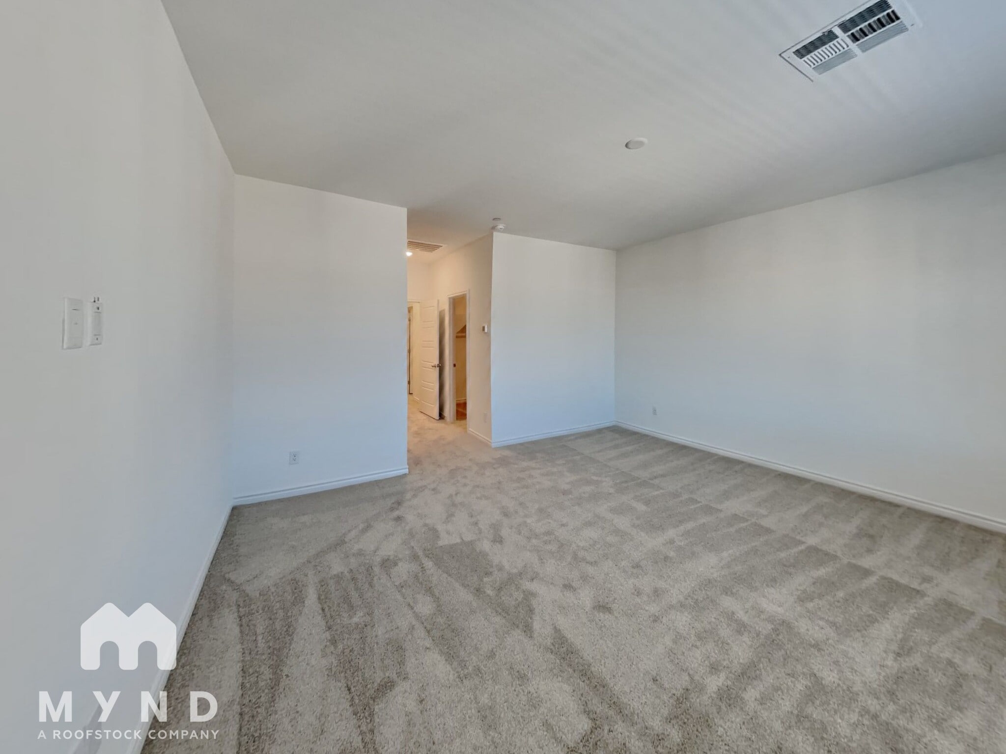 Building Photo - 600 Carriage Hill Dr