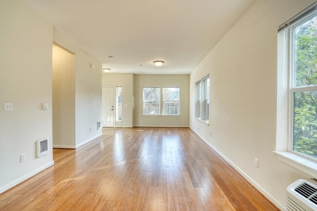 Building Photo - 8320 N Princeton St