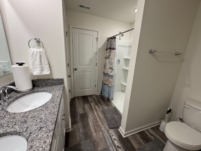 Building Photo - 533 Gantt St