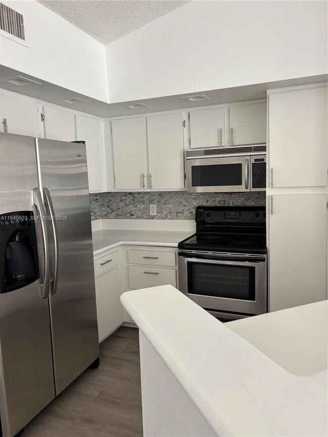 Building Photo - 457 Vista Isles Dr