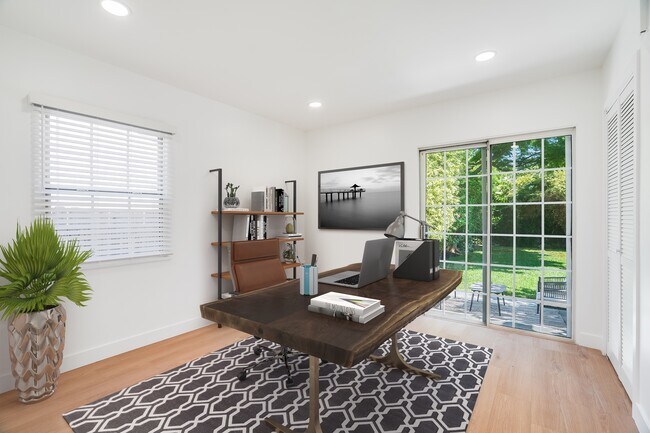 Building Photo - 4444 Cedros Ave