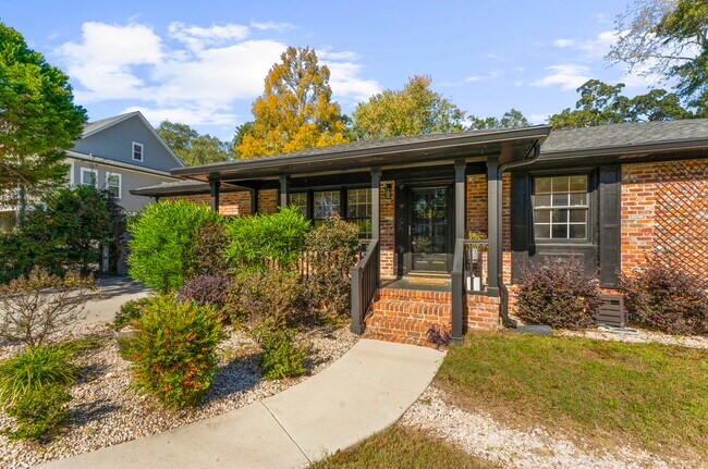 Building Photo - 774 Creekside Dr