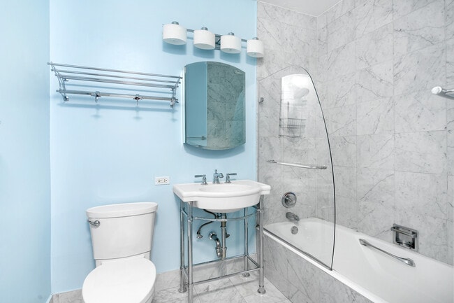 Building Photo - 99 Battery Pl