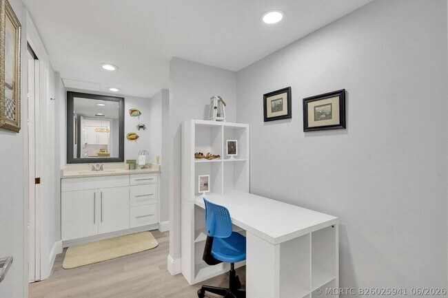 Building Photo - 2400 S Ocean Dr