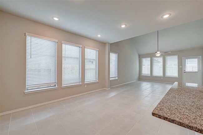 Building Photo - 8910 Oak Ivy Ln