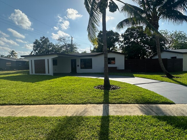 Primary Photo - 3511 NW 35th Ave