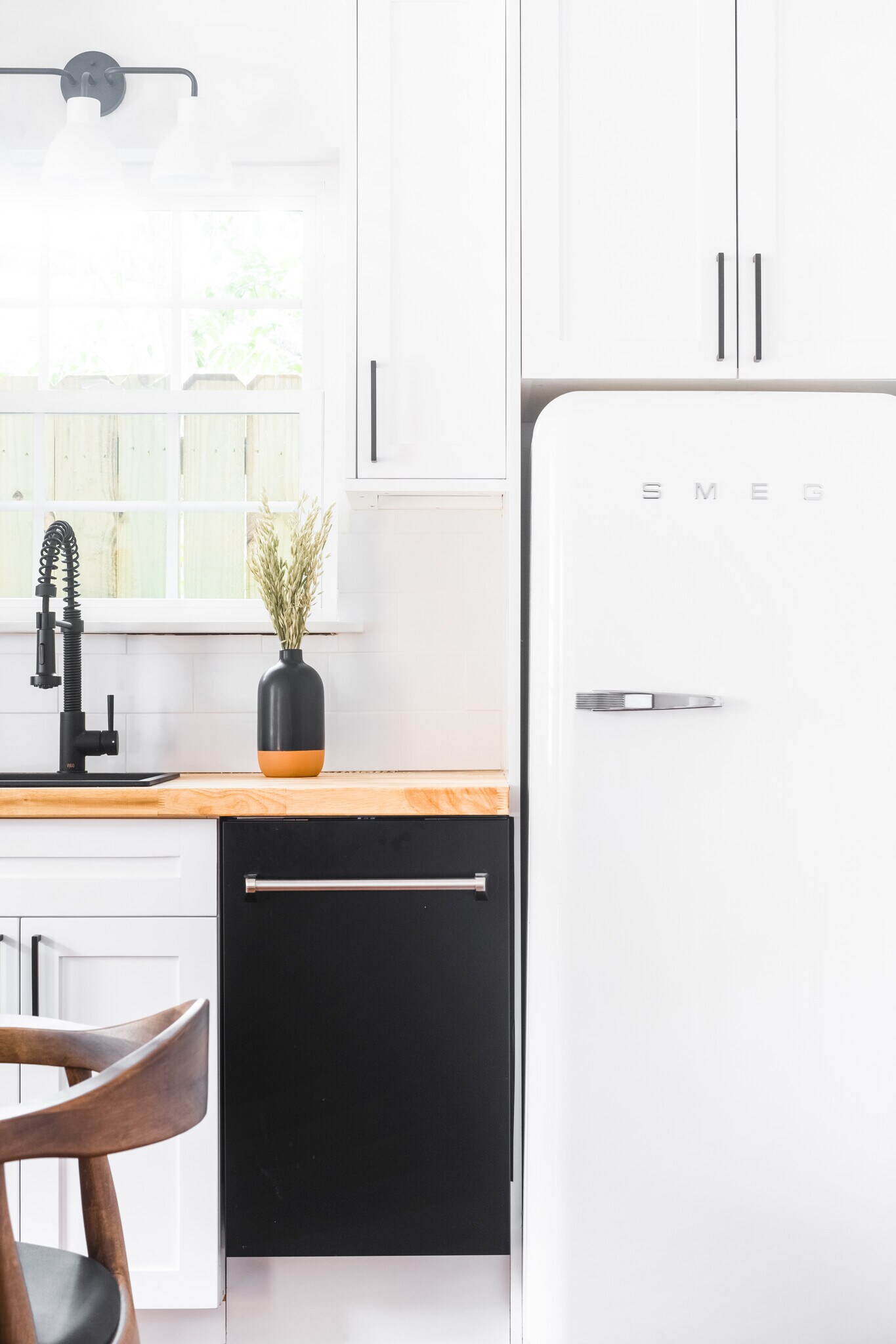 Dishwasher/Refridgerator - 420 College Blvd