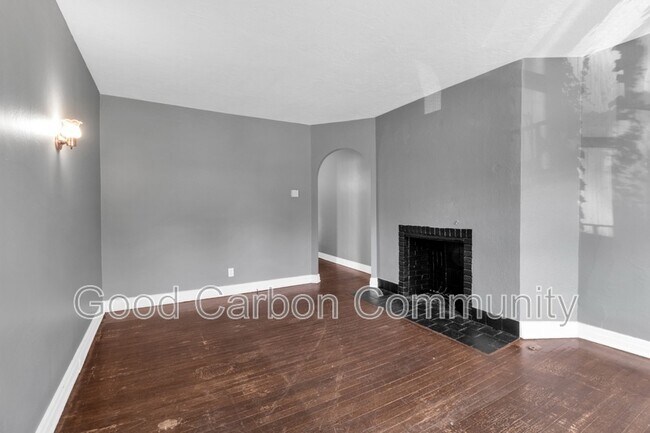 Building Photo - 326 Elmwood Ave