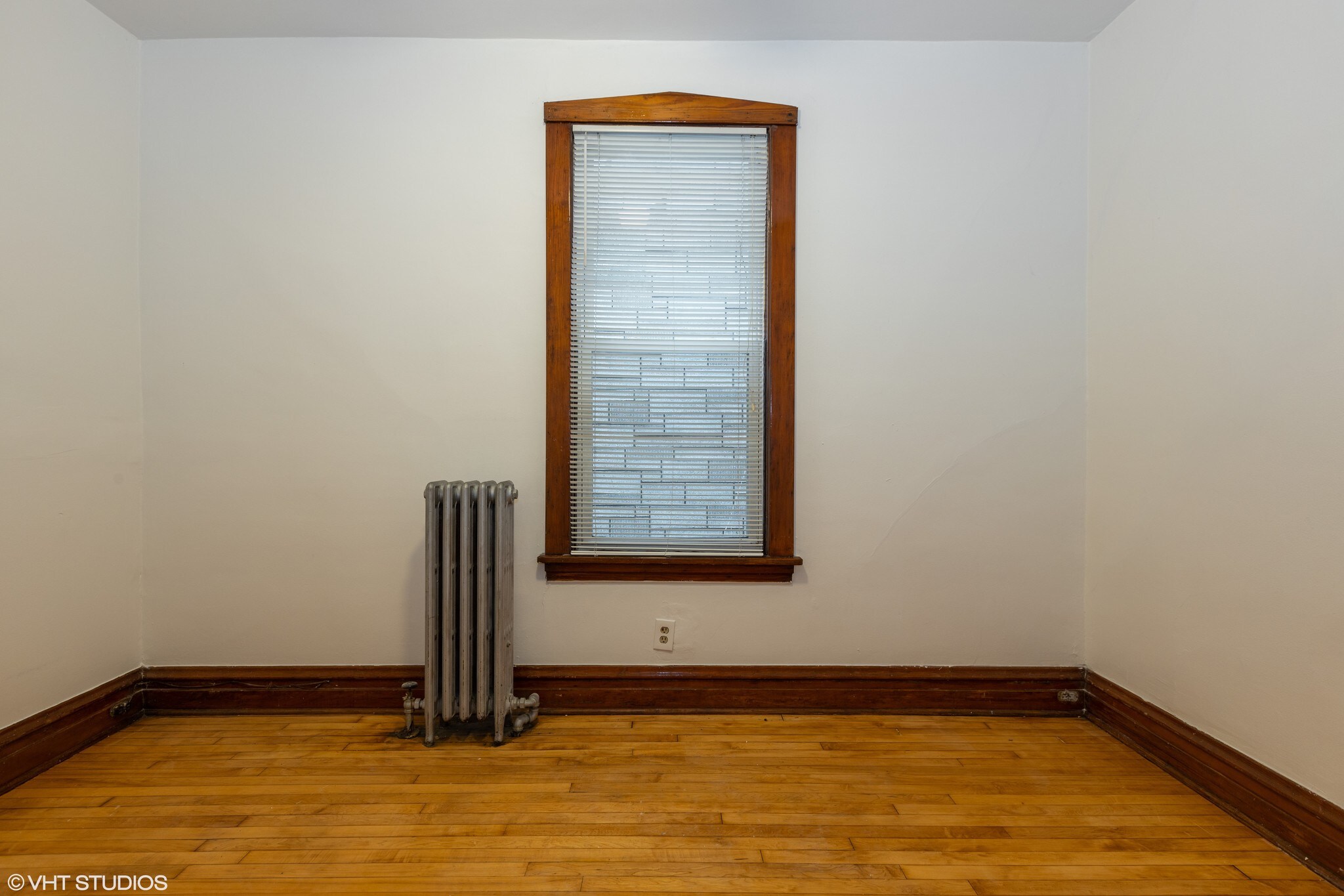 Building Photo - 3051 N Leavitt St