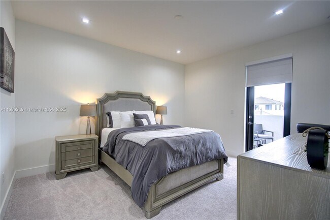 Building Photo - 4239 SW 176th Ave