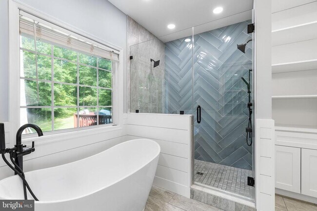 Building Photo - 17 Old Banks Dr