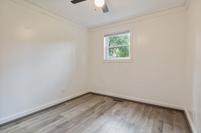 Building Photo - 185 Storage Rd