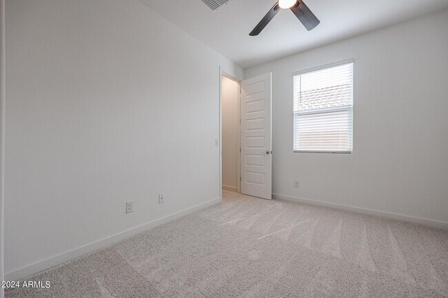 Building Photo - 7680 W Honeysuckle Dr