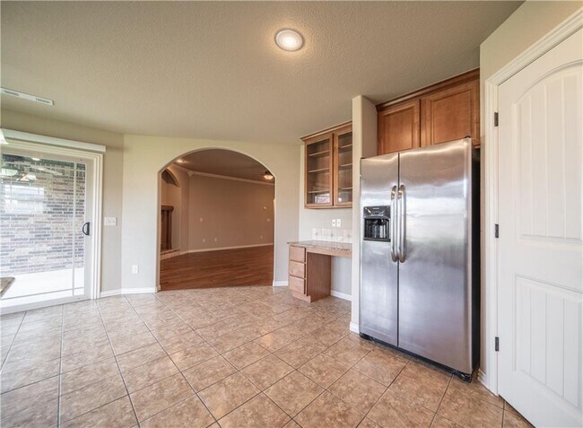 Building Photo - 704 SW Cabriolet St