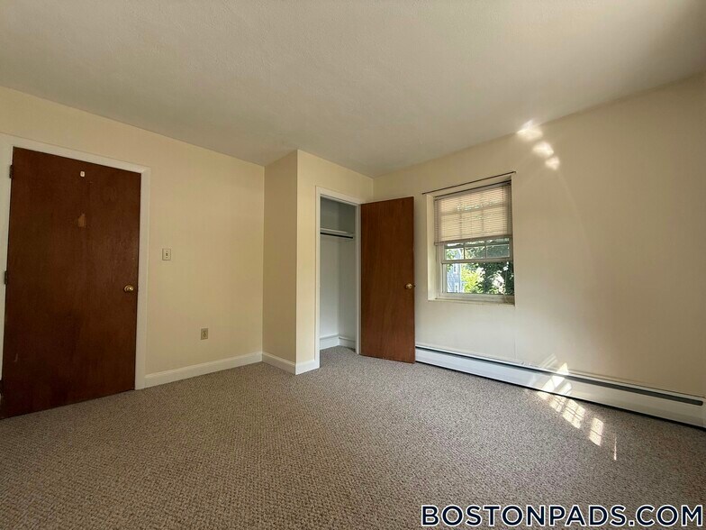 Building Photo - 12 Brattle Dr