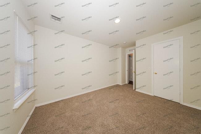 Building Photo - 10628 NW 34th Ter