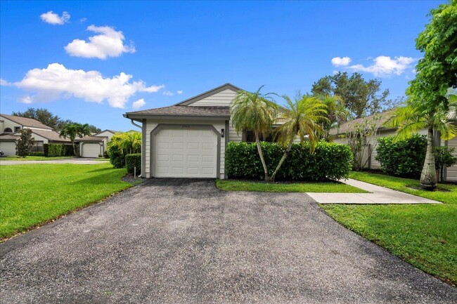 Building Photo - 2542 Bedford Mews Dr