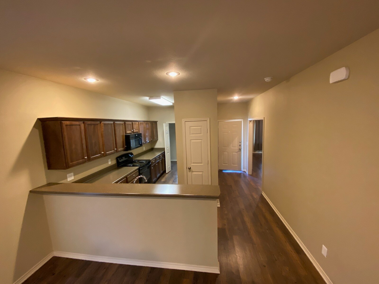 Building Photo - 4224 Castlegate Dr