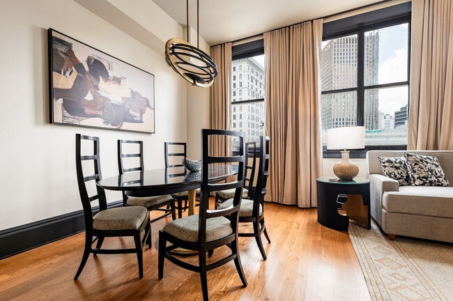 Building Photo - 1011 Canal St