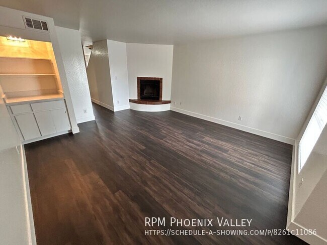 Building Photo - 1702 E Ocotillo Rd