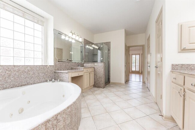 Building Photo - 17826 Island Spring Ln