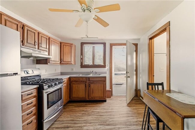 Building Photo - 46 Simmons Rd