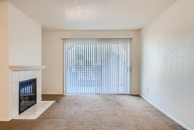 Building Photo - 1908 Mountain Hills Ct