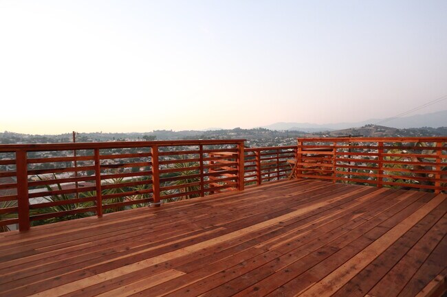 Building Photo - 2737 Chadwick Cir