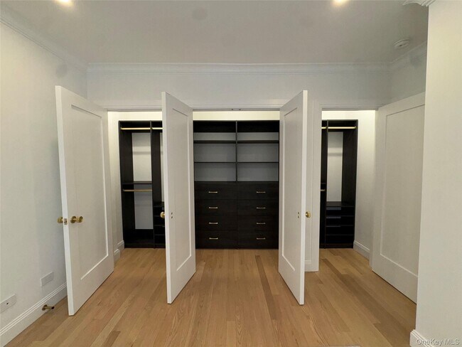 Building Photo - 85 N Broadway