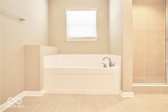 Building Photo - 8709 Rowling Way