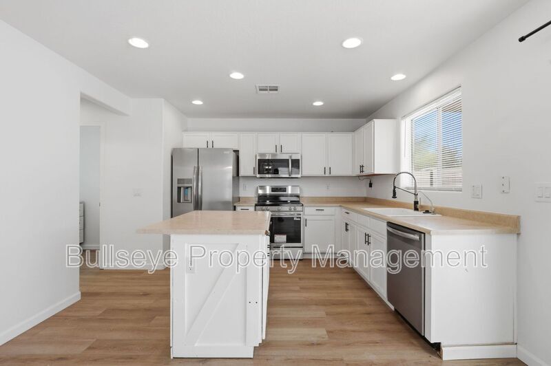 Building Photo - 27513 N 63rd Dr