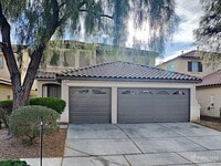 Building Photo - 2660 Sunrise Bluff Dr