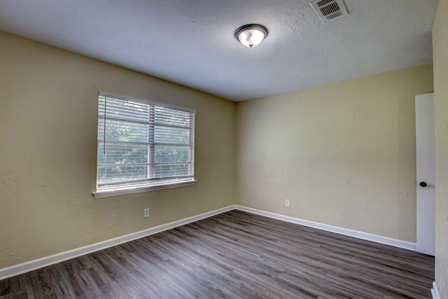 Building Photo - 820 Collin Dr