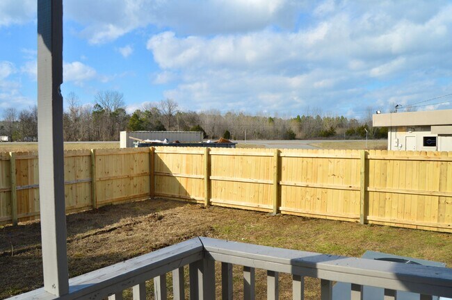 Building Photo - 911 Woodall Rd SW