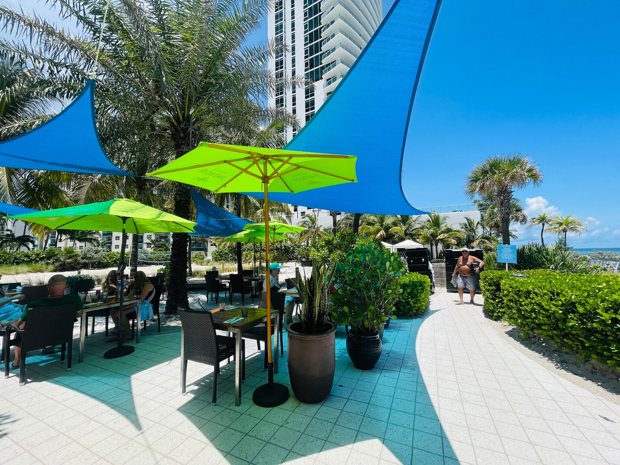 Beach bar on the sand - 4001 S Ocean Dr