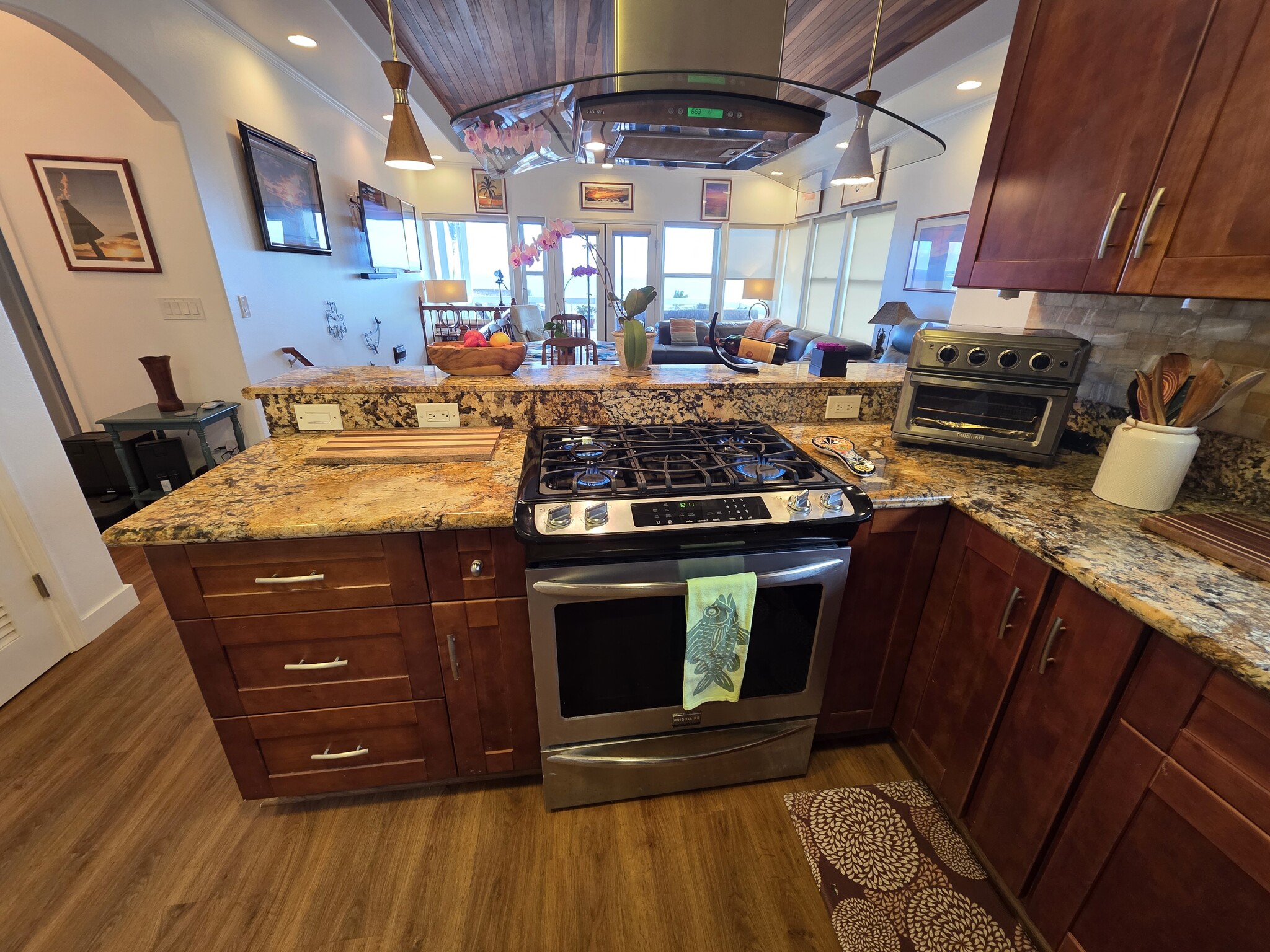 Building Photo - 1367 Kakae Pl