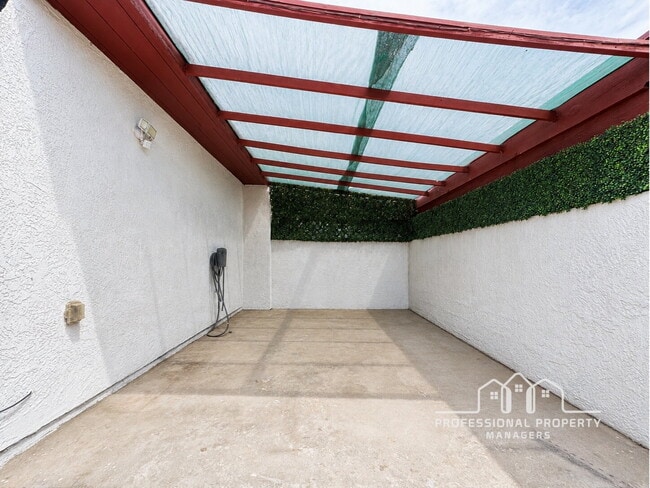 Building Photo - 2-bedroom, 2-bathroom home in Casitas Del Valle Townhouses