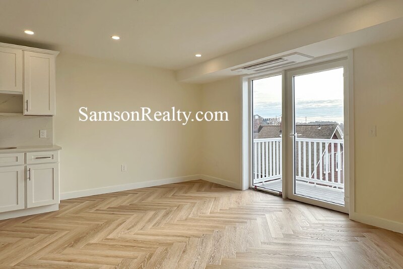 Building Photo - 381 Wickenden St