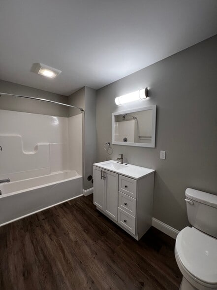 Building Photo - 197 Pearl St