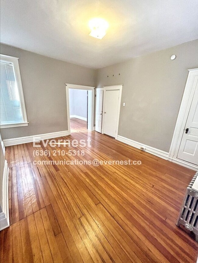 Building Photo - 4-Bedroom, 2-Bathroom Home in a Convenient...