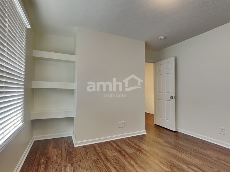 Building Photo - 5001 Open Meadow Dr