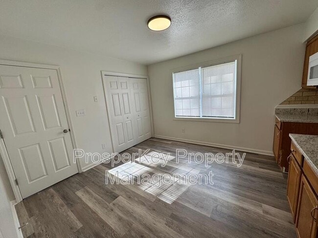 Building Photo - 6428 Luna Dr