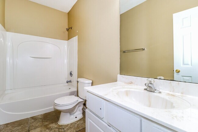 Building Photo - 4683 Waterfront Oak Dr