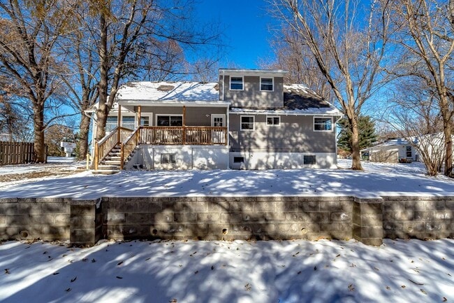 Building Photo - COMING SOON: Beautiful and Renovated Property in Raytown!