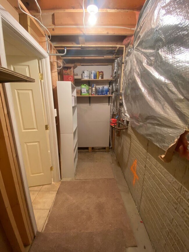 Building Photo - Charming 3 Bedroom/2 Full Bath/2 Half Bath Townhome in Constant Friendship, MD!