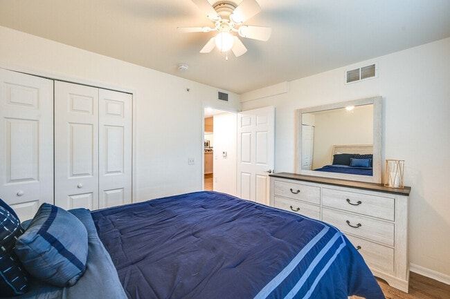 Building Photo - 4940 Cougar Ct S