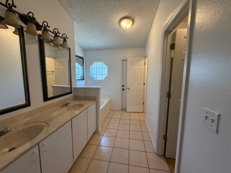 Building Photo - 1574 Stefan Cole Ln