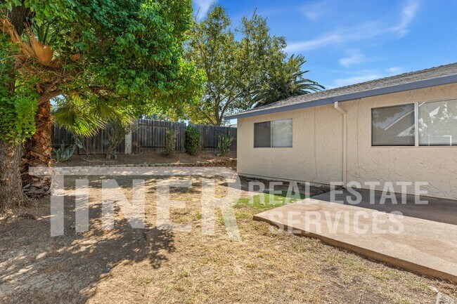 Building Photo - 10237 Country Way