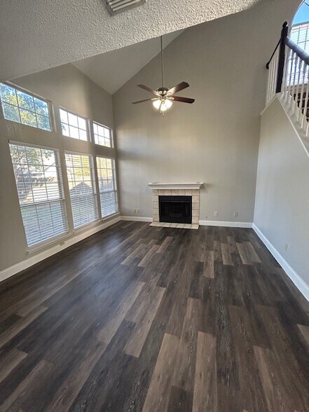 Family Room - 4729 Waterway Dr N